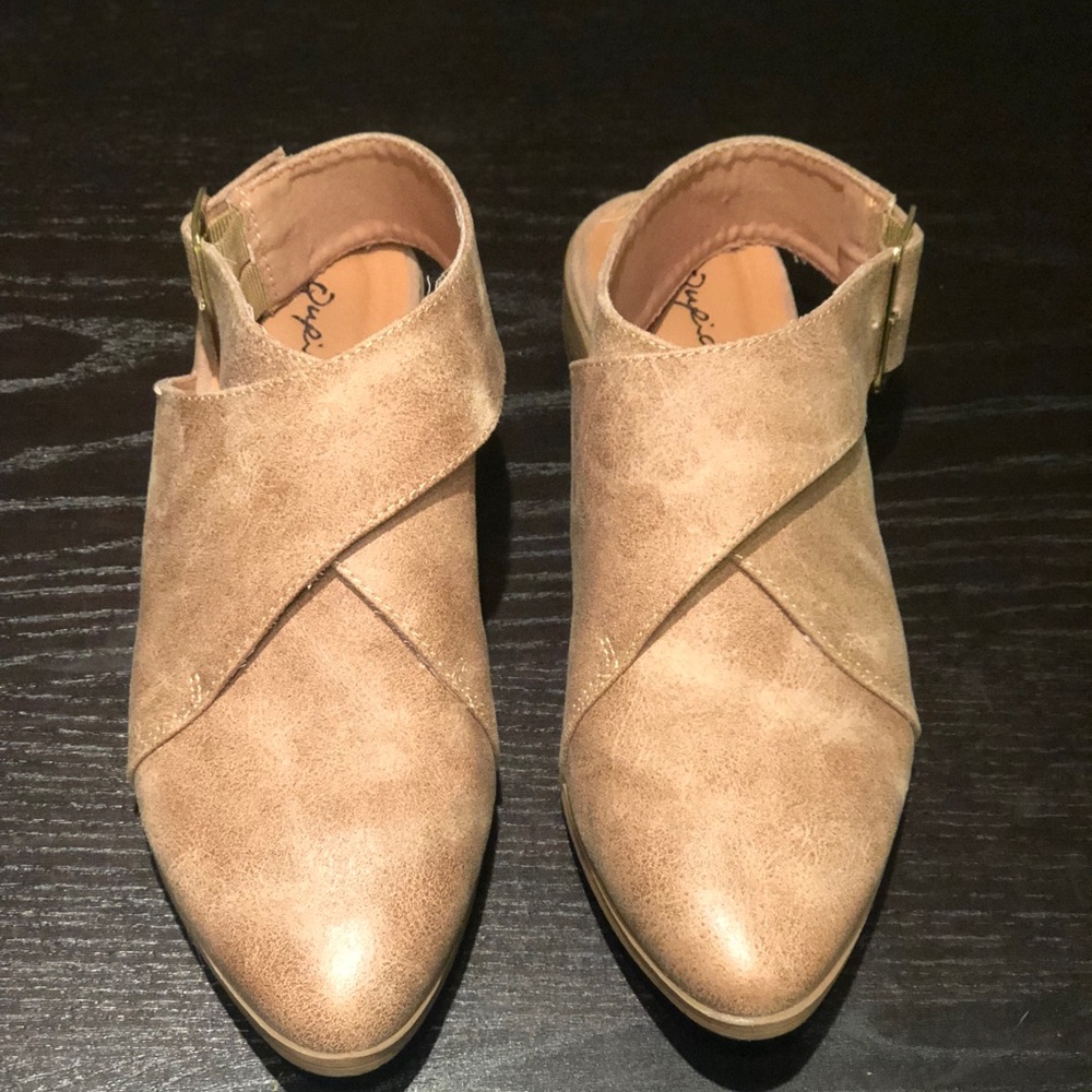 Ankle bootie flats